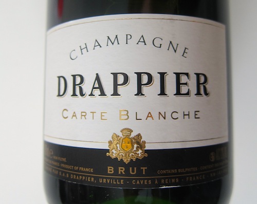 Skal du have mange flasker, er Drappier Carte Blanche et godt bud fra Philipson Wine.