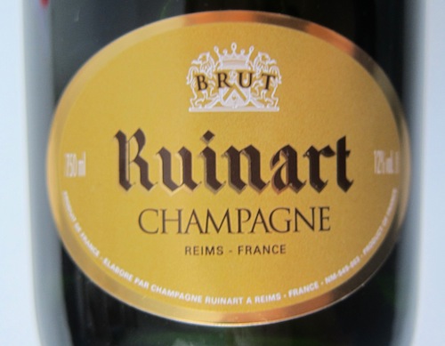 Klassisk, rig champagne, der vil stå godt til både forretter og mellemretter med stegte elementer på tallerkenen.